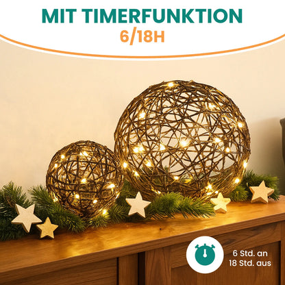 Batterie-Rattankugel aus Kunststoff mit warmweißen LED und Timer-Funktion